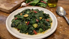 Bietole in padella con aglio e olio: tenere, saporite e pronte in 10 minuti